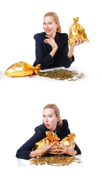 硬貨と黄金の袋を持つ女性 — ストック写真