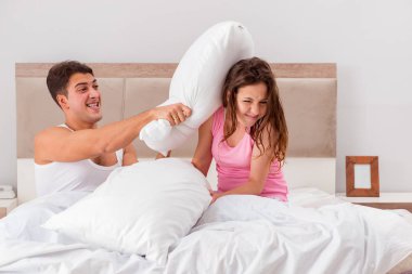Karımla yatakta aile içi anlaşmazlık.
