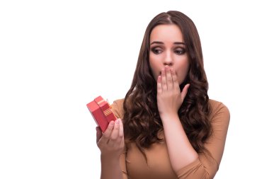 Beyaz izole evlenme teklifi alan kadın