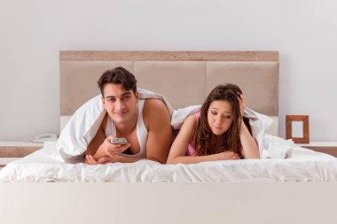 Karımla yatakta aile içi anlaşmazlık.