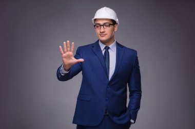 Endüstriyel kavramında genç mimar