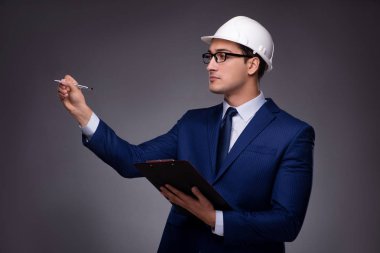 Endüstriyel kavramında genç mimar