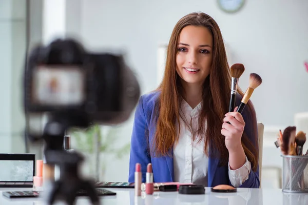 Beauty fashion blogger recording video — Stock Photo, Image