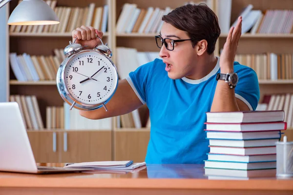 Student preparing for college exams — Stock Photo, Image