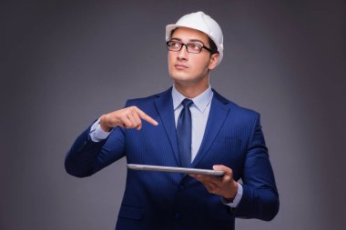 Endüstriyel kavramında genç mimar