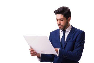 Beyaz arka plan üzerinde izole tablet üzerinde çalışan iş adamı