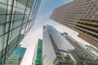 New York gökdelenleri sokak seviyesinden yükseldi