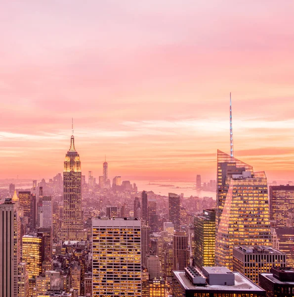 Günbatımında New York Manhattan manzarası — Stok fotoğraf