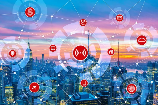 Concepto de Internet de las cosas en la ciudad —  Fotos de Stock