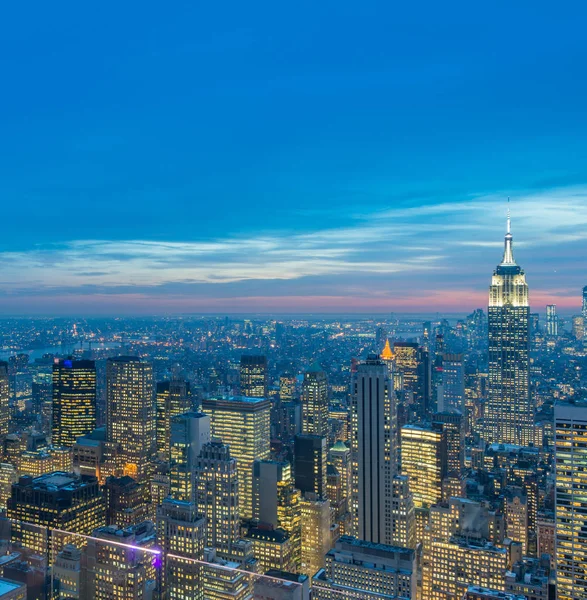 Utsikt över New York Manhattan under solnedgången timmar — Stockfoto