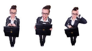 Elleri kelepçeli bir kadın.