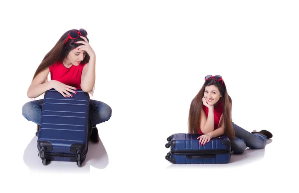 Bella ragazza con valigia isolata su bianco — Foto Stock