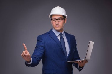 Endüstriyel kavramında genç mimar