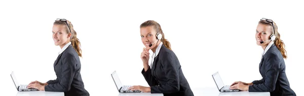 Asistent call centra odpovídá na volání — Stock fotografie