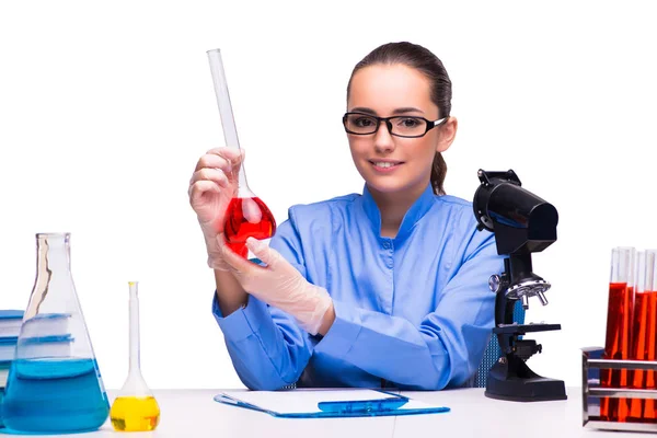 Doctora joven en laboratorio aislada en blanco —  Fotos de Stock