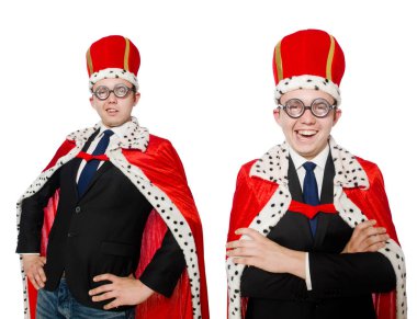 Taçlı bir iş adamı beyazlar içinde.