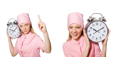 Kadın doktor teslim tarihini kaçırıyor.