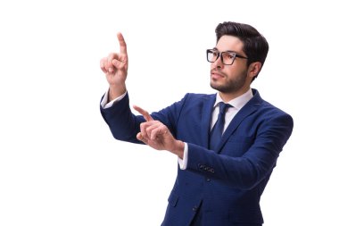 Genç işadamı beyaz izole sanal düğmelere basarak