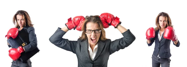 Mujer joven con guantes de boxeo aislados en blanco —  Fotos de Stock