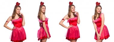 Beyaz tenli, pembe elbiseli kız.