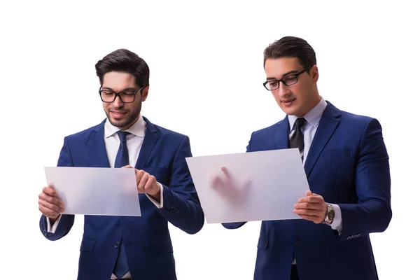 Два бізнесмени з віртуальними планшетами ізольовані на білому — стокове фото