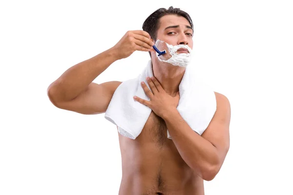 Όμορφος άντρας που ξυρίζεται απομονωμένος στα λευκά — Φωτογραφία Αρχείου