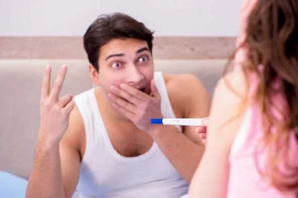 Man husband upset about pregnancy test results — Stock Photo, Image