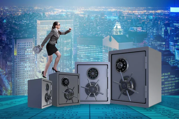 Affärskvinna gå på toppen av kassaskåpet — Stockfoto