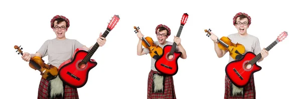 Escocés divertido con instrumento musical aislado en blanco — Foto de Stock