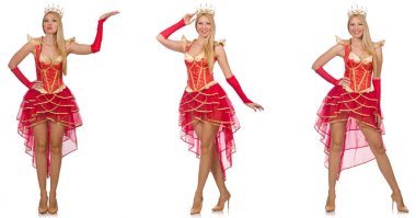 Kırmızı elbiseli kadın beyaz giyindi.