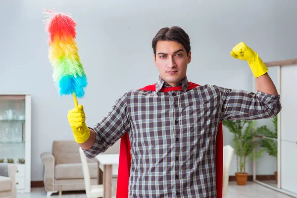 Super herói limpador de trabalho em casa — Fotografia de Stock