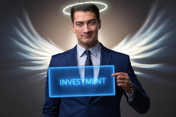 Angel concepto de inversor con hombre de negocios con alas —  Fotos de Stock