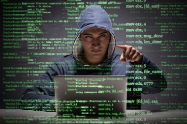 Veri güvenliği konseptinde genç bir hacker
