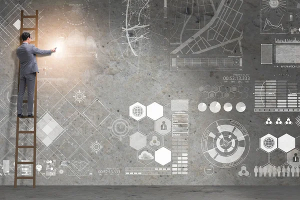 Veri yönetimi kavramında merdivendeki adam