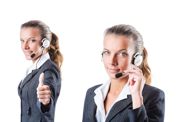 Assistente de call center respondendo a chamadas — Fotografia de Stock