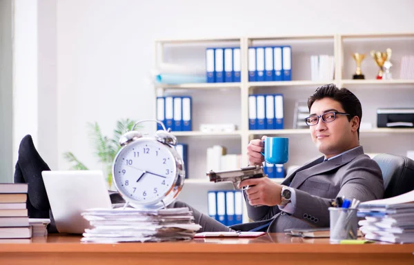 Mladý podnikatel v konceptu řízení času — Stock fotografie