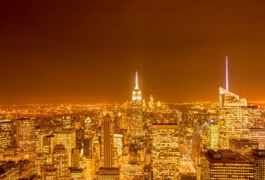 Günbatımında New York Manhattan 'ın gece manzarası