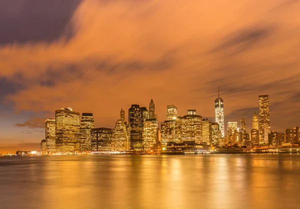 Vue du bas Manhattan depuis Brooklyn — Photo