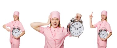 Kadın doktor teslim tarihini kaçırıyor.