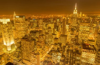 Günbatımında New York Manhattan 'ın gece manzarası