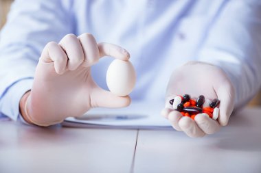 Doktor sağlıklı ve vitamin arasında seçim yapmayı öneriyor.