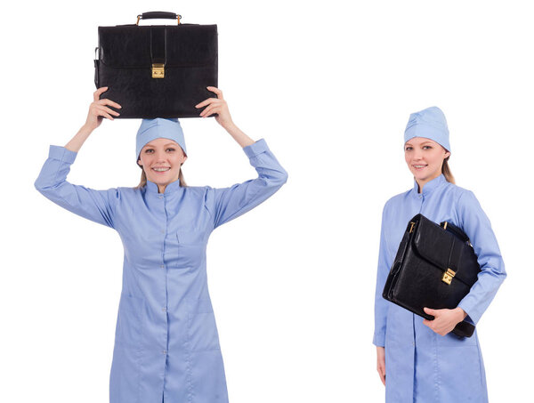 Женщина-врач изолирована на белом