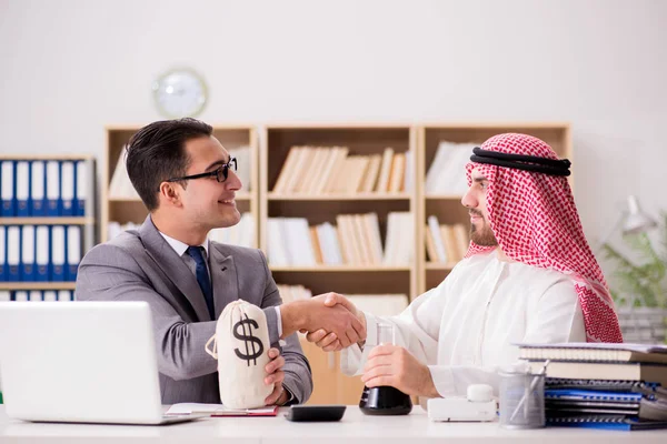 Diverso concetto di business con uomo d'affari arabo — Foto Stock