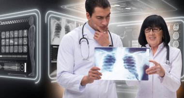 iki doktor x-ray görüntü arıyor