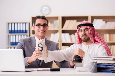Arap işadamı ile çeşitli iş konseptleri