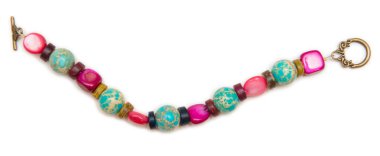 Whtie arka plan üzerinde izole zarif mücevherler