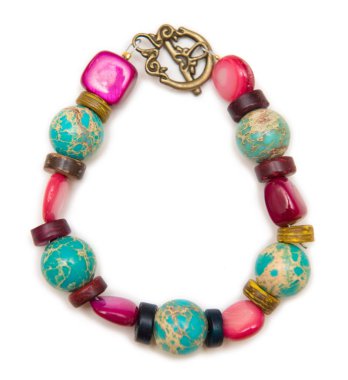 Whtie arka plan üzerinde izole zarif mücevherler