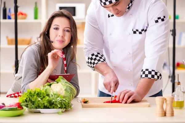 Comida cocina tv show en el estudio — Foto de Stock