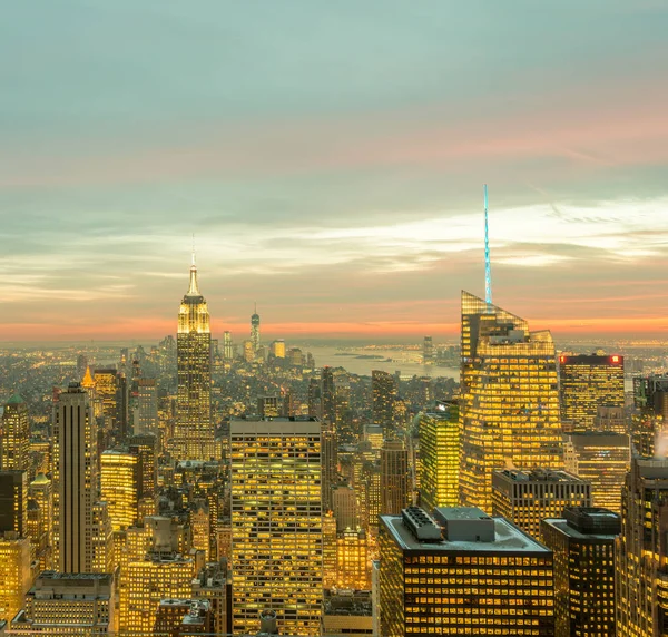 Vista de Nova York Manhattan durante o pôr do sol — Fotografia de Stock