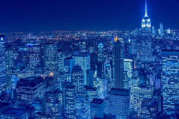 Nachtzicht van New York Manhattan tijdens zonsondergang — Stockfoto